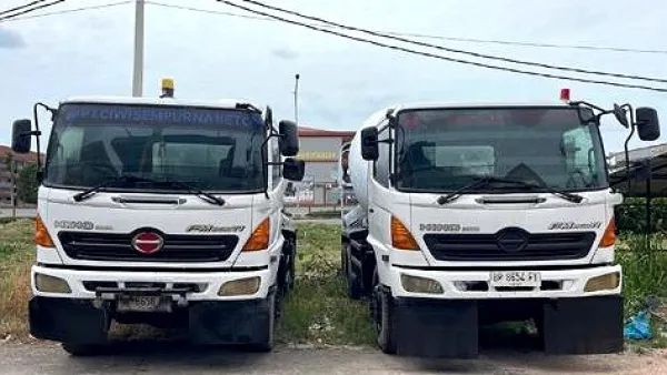 4 Unit Truck Hino